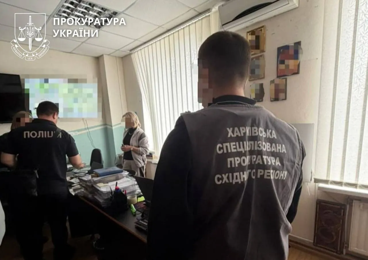 Трьом посадовцям армійського корпусу оголосили підозру у справі про побори з військових
