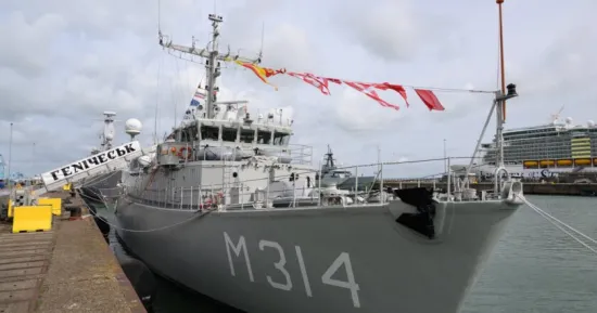 ВМС України отримали від Нідерландів протимінний корабель “Генічеськ”