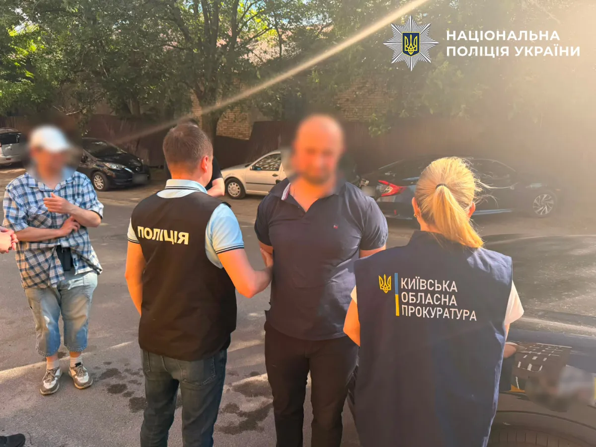 A local government official and a councillor have been arrested in the Kyiv region on suspicion of involvement in a booking scam