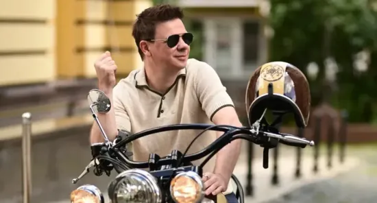 Dmytro Komarov celebrates his 43rd birthday: what the presenter looks like now