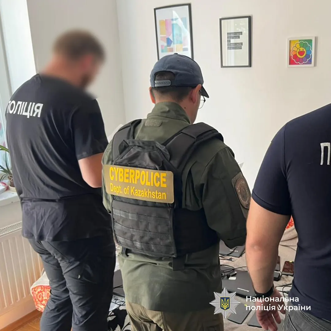 У Чернівцях судитимуть вісьмох фігурантів справи про міжнародний шахрайський call-центр