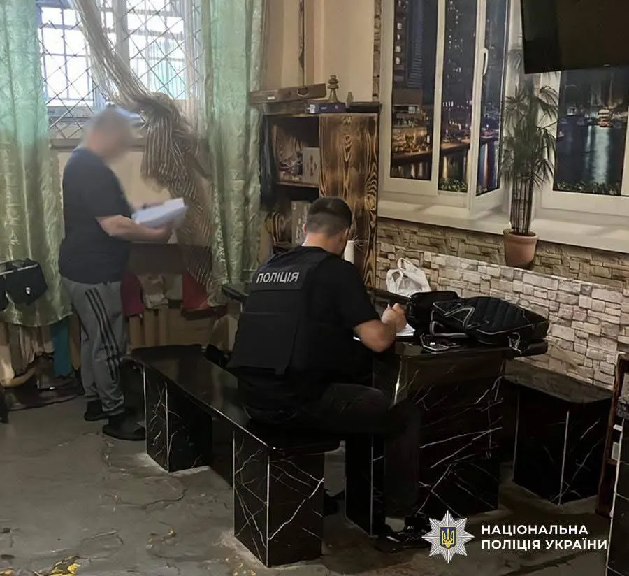 An extortion ring operating in a prison in Zhytomyr and run by prisoners serving life sentences has been uncovered