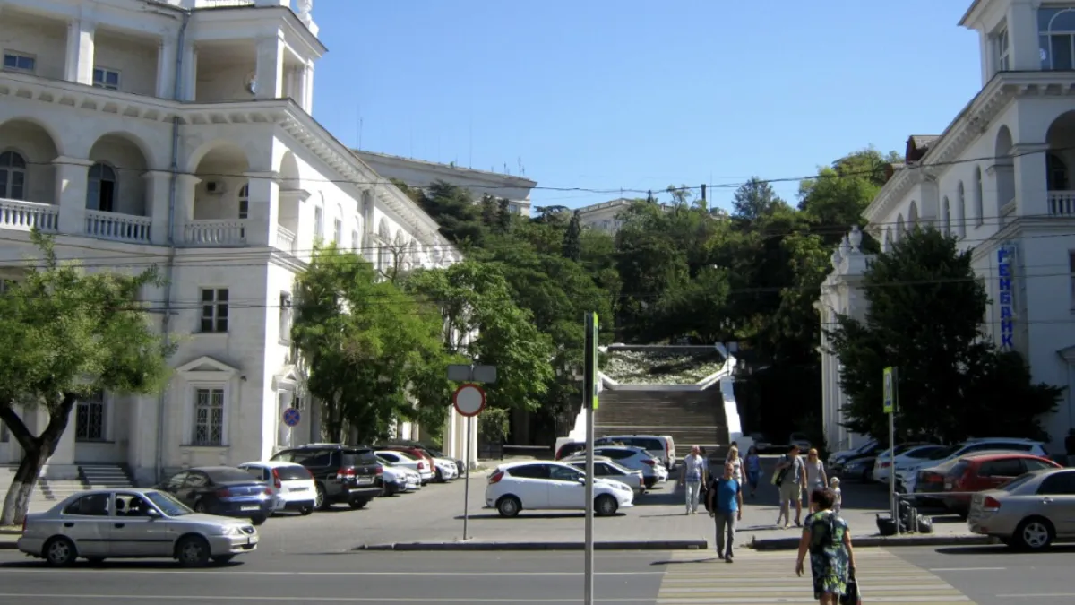 У Севастополі після нічної атаки стався масштабний блекаут