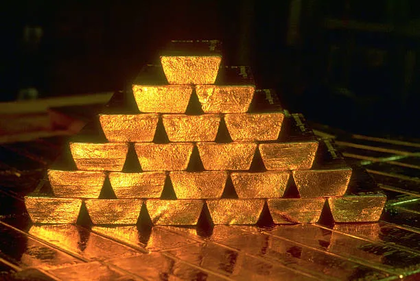Gold has fallen below $4,000 an ounce for the first time since November – a three-year rally has come to a halt