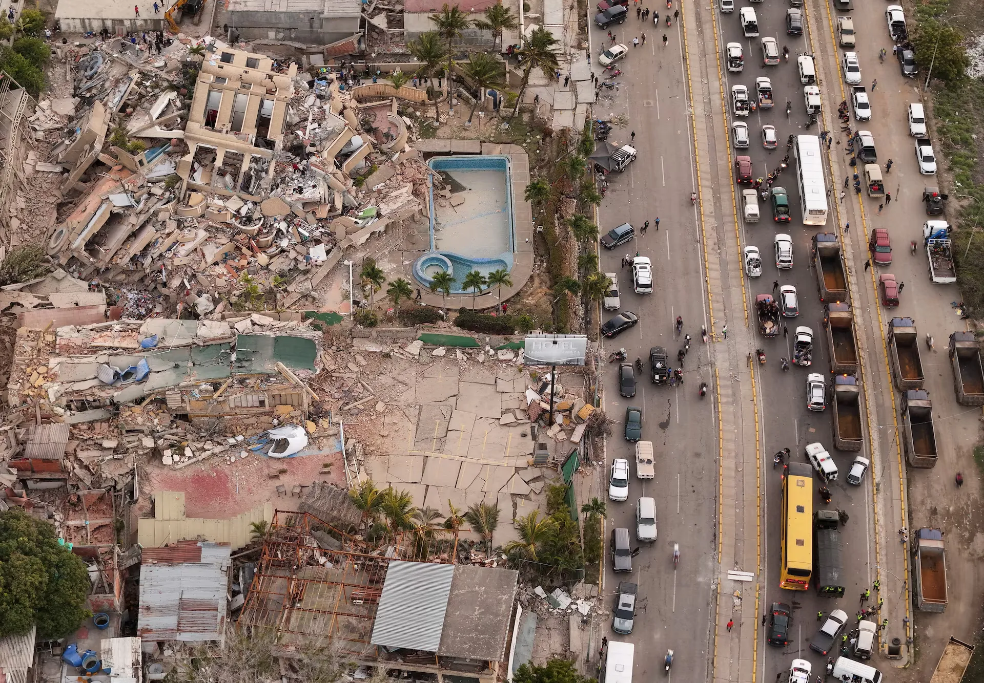 The death toll from the earthquakes in Venezuela has risen to nearly 1,500