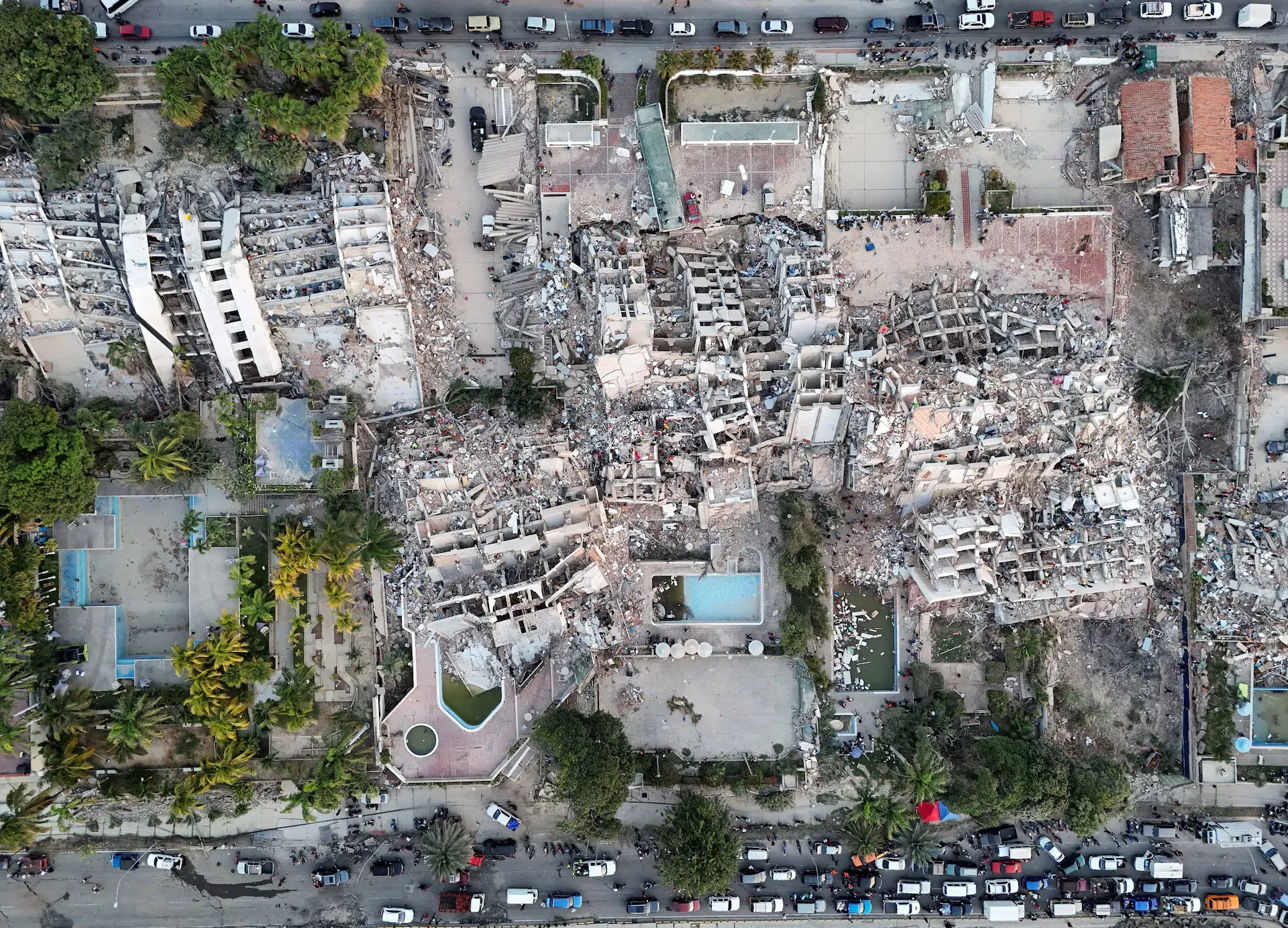 The death toll from the earthquakes in Venezuela has risen to nearly 1,500