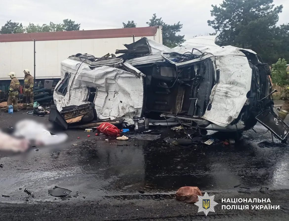 Смертельна ДТП на Миколаївщині: 12 загиблих і шестеро постраждалих