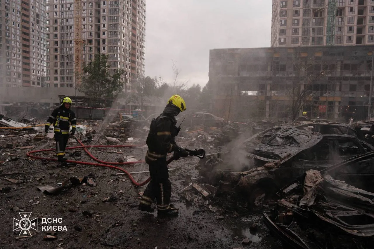 Комбінована атака РФ на Київ забрала життя дев'яти людей, десятки постраждали