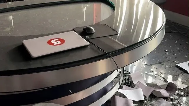 The studio, which had survived the previous shelling, was destroyed. Russia’s attack on Kyiv has damaged the ‘Channel 5’ office for the second time (PHOTO)