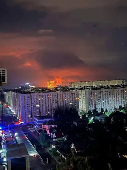 У Ставропольському краї після атаки дронів сталася пожежа у промисловій зоні (ВІДЕО)