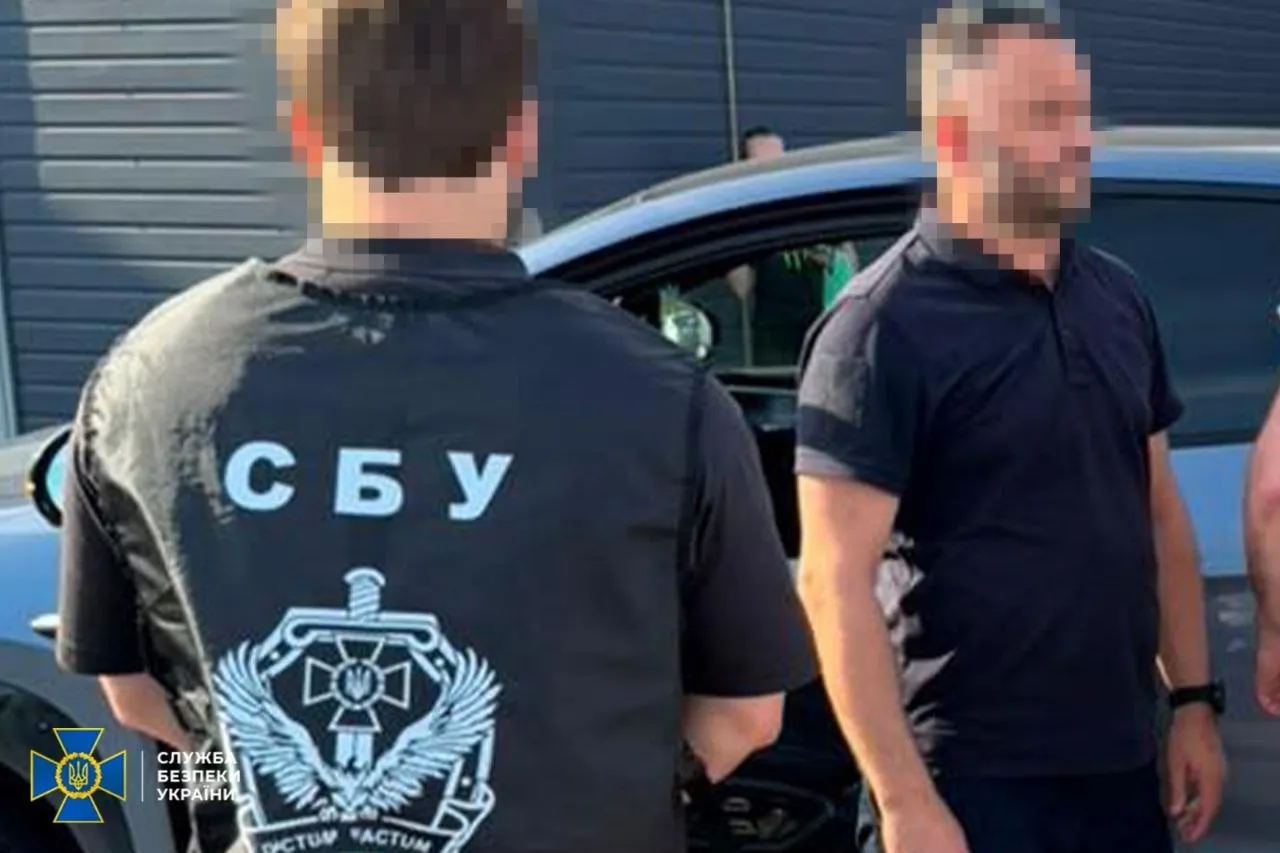 Правоохоронці викрили двох посадовців митниці на хабарях у Вінницькій та Львівській областях