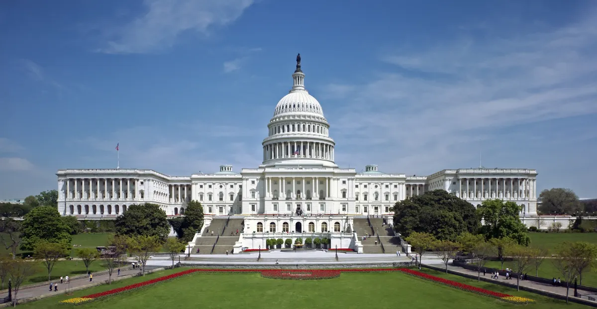 Конгрес США готує законопроєкт про мита до 100% для покупців російських енергоносіїв