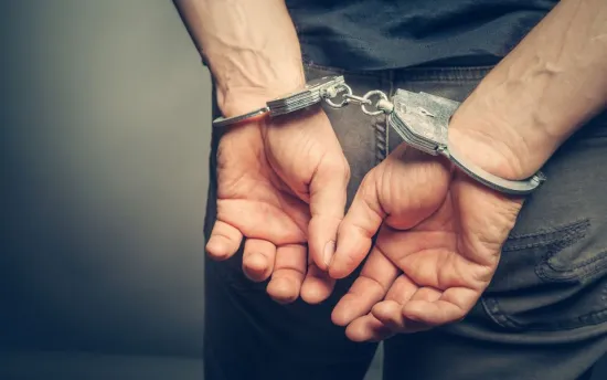 У Греції водій протаранив автомобілем в'їзд на військову базу