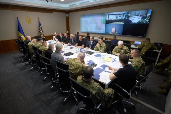 Зеленський провів спеціальне засідання Ставки за участю командирів корпусів і виробників зброї