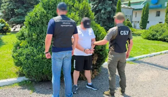 З Польщі екстрадували власника сонячної електростанції, якого підозрюють у шахрайстві із «зеленим» тарифом на 1,3 млн грн