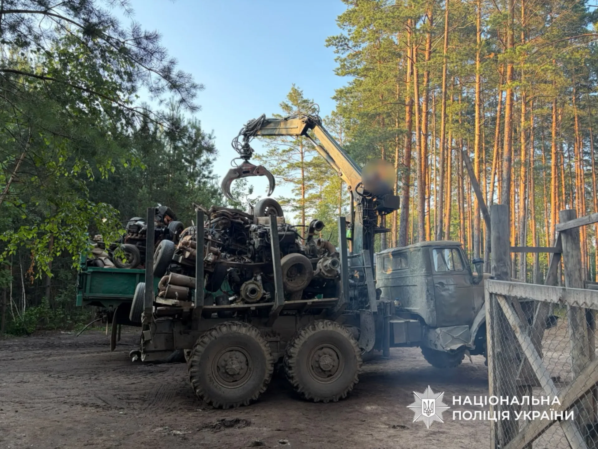 На Рівненщині правоохоронці вилучили ще 130 одиниць обладнання для незаконного видобутку бурштину