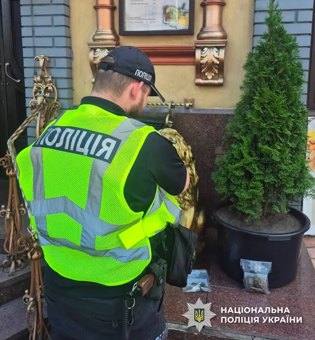 Grenades were found near a restaurant in Kyiv