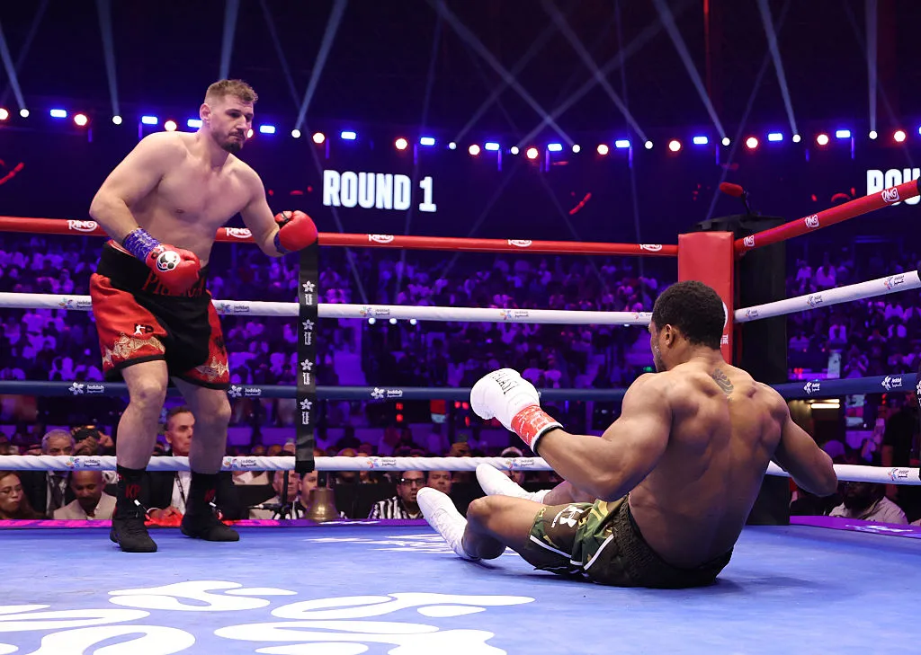 Anthony Joshua knocked out Christian Prenga after two knockdowns in the first round