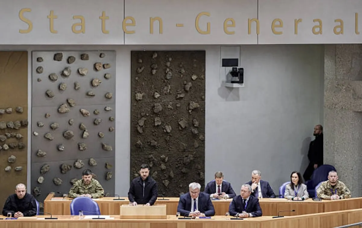 Zelenskyy speaks in the Dutch Parliament during an official visit
