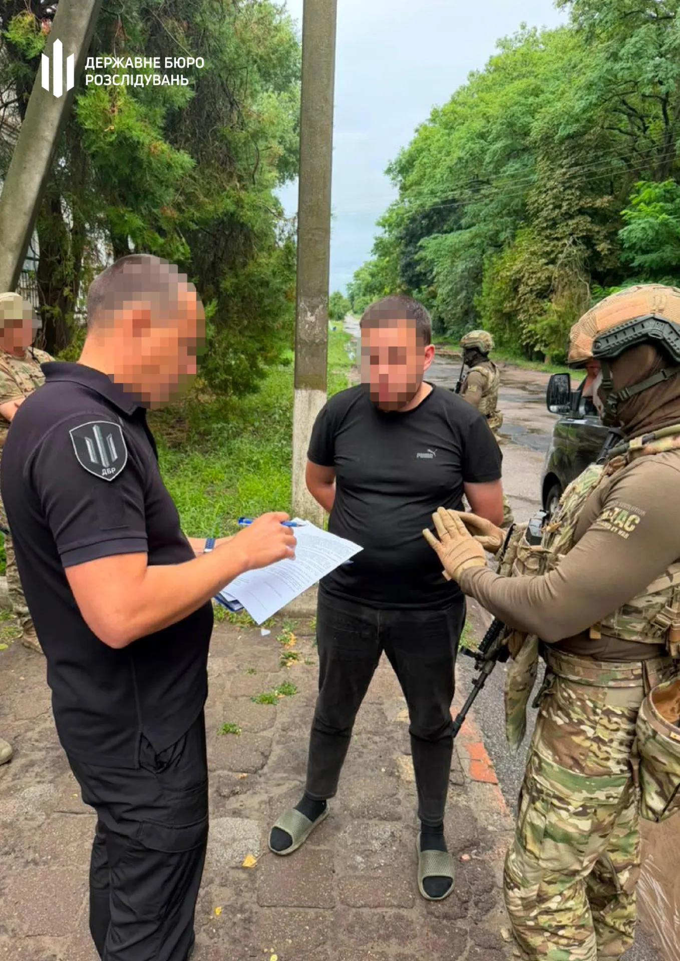 ДБР оголосило підозру двом військовослужбовцям полку «Скеля» через побиття та незаконне утримання побратимів