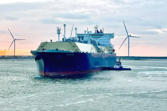 Russian tanker fails to load liquefied natural gas due to Arctic ice