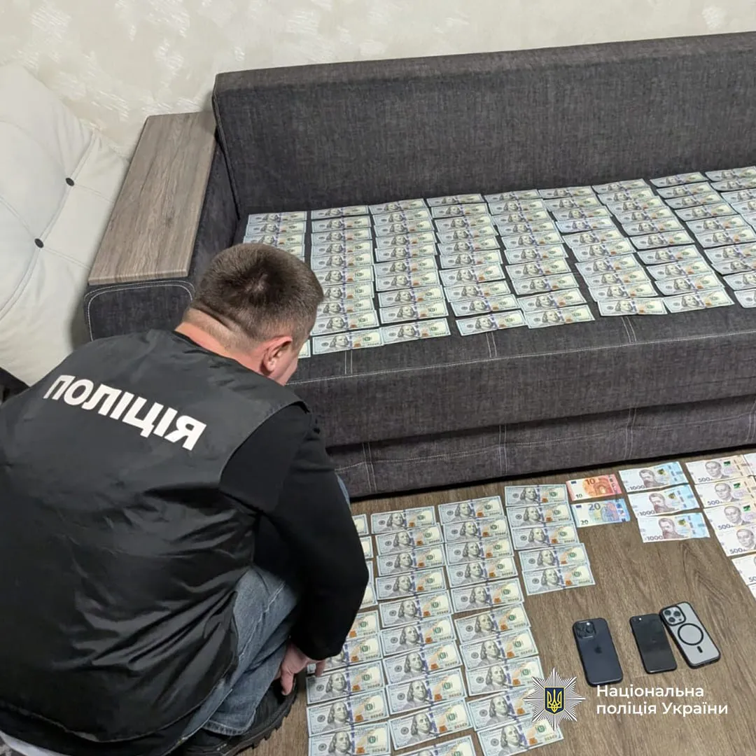 Поліція ліквідувала підпільне виробництво електронних сигарет на 14,5 млн гривень