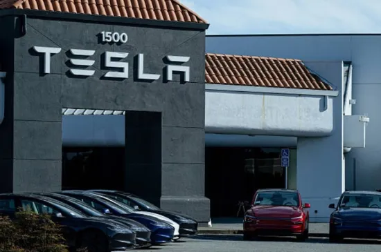 Tesla повернулася до топ 7 найдорожчих компаній США після рекордного зростання акцій
