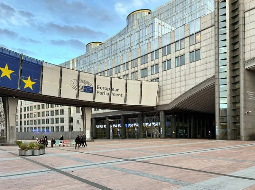 ЄС затвердив поетапну відмову від російського газу з 2026 року
