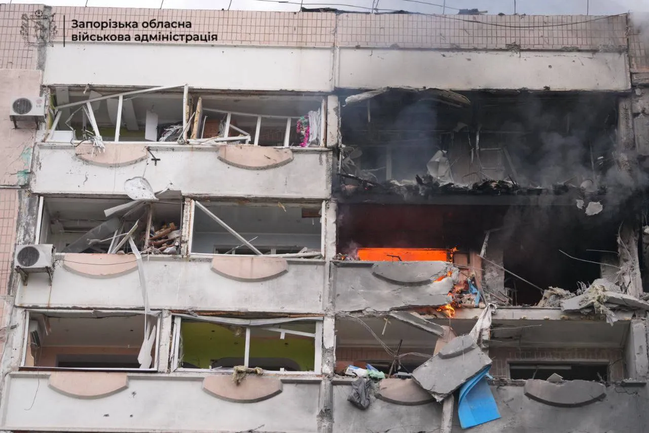 Russian airstrikes on Zaporizhzhia: dozens of wounded and large-scale destruction