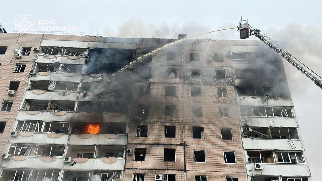 Russian airstrikes on Zaporizhzhia: dozens of wounded and large-scale destruction