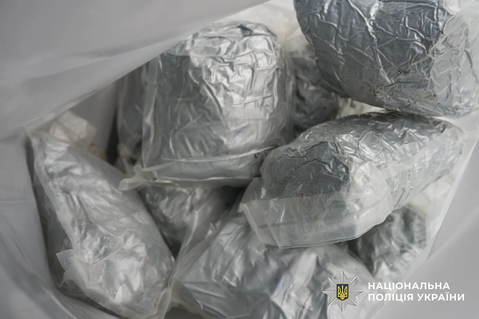 Нацполіція ліквідувала масштабний канал збуту психотропів на 95 млн гривень