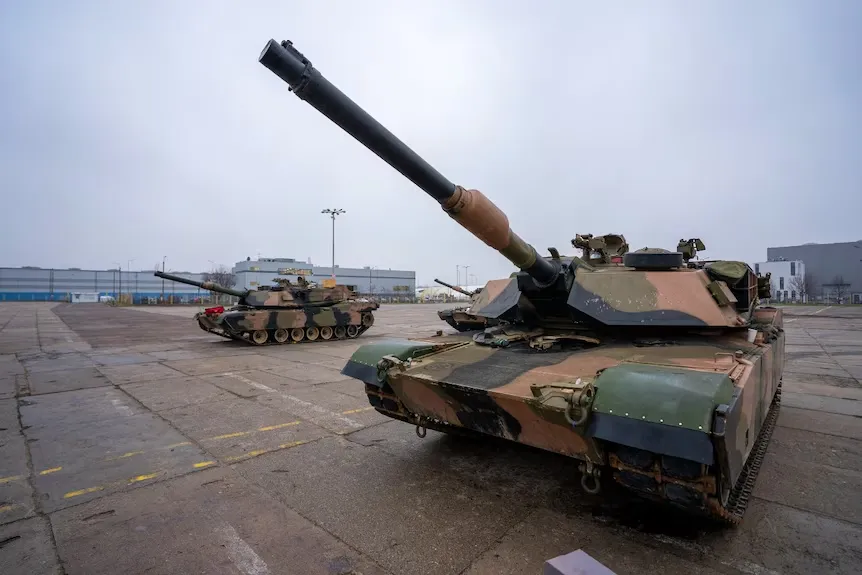Австралія таємно передала Україні всі 49 танків Abrams через Польщу
