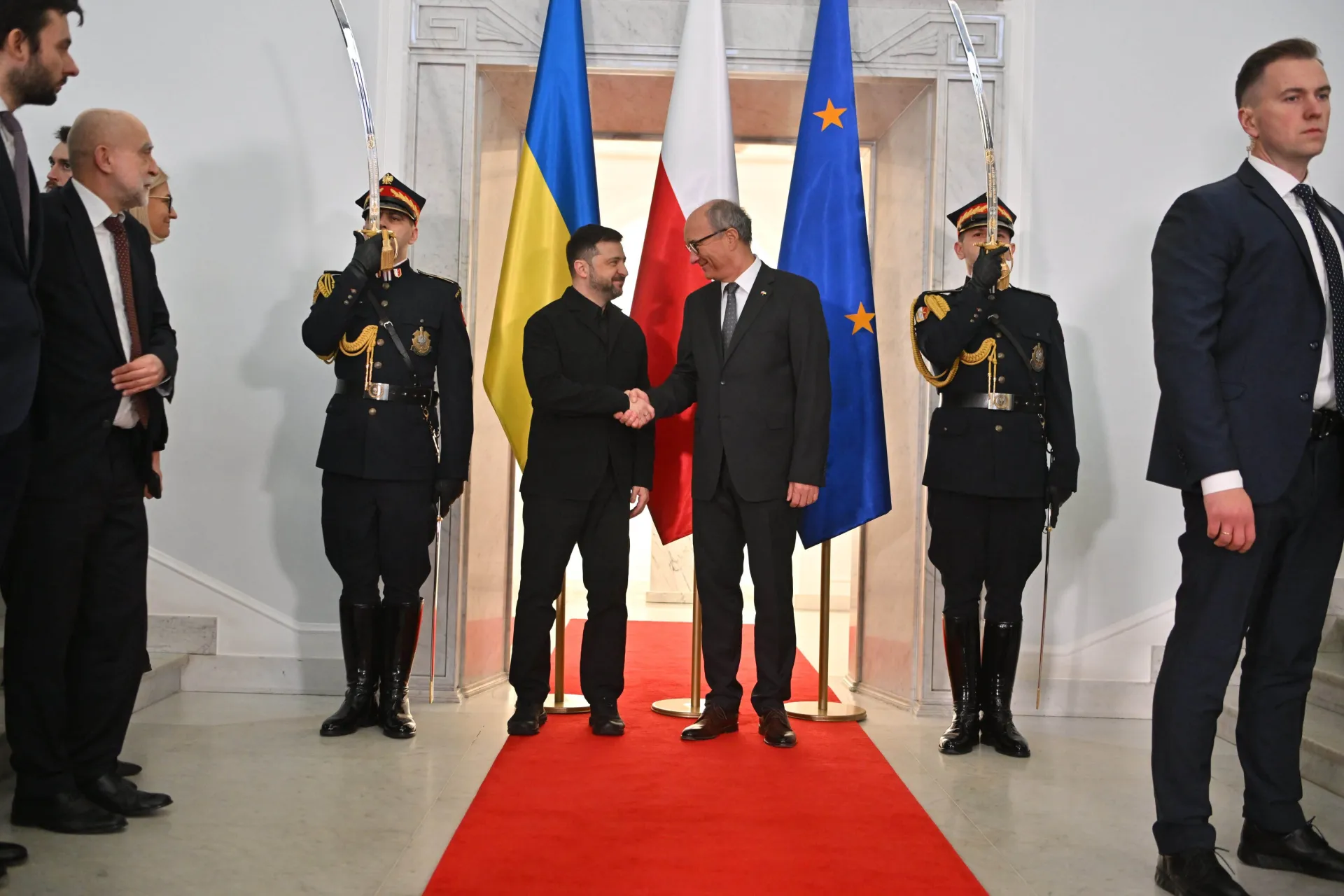 Польща готова допомогти Україні з виборами і запросила Зеленського виступити в Сеймі