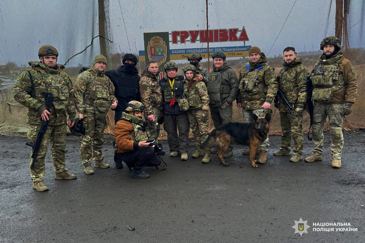Howard Buffett visits Kupyansk suburb with White Angel police unit