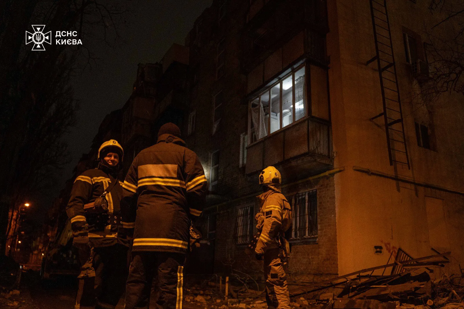 У Києві завершили аварійно рятувальні роботи після масованої атаки РФ
