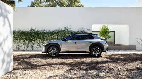 Toyota планує випустити понад 10 мільйонів авто у 2026 році, наближаючись до рекорду