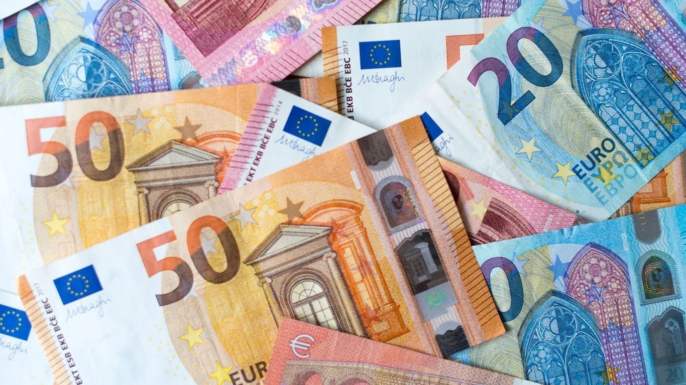 In Germany, discussions are underway about cutting social assistance for refugees from Ukraine