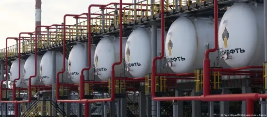 Drones attacked oil refineries in Russia's Samara region, dozens of explosions occurred