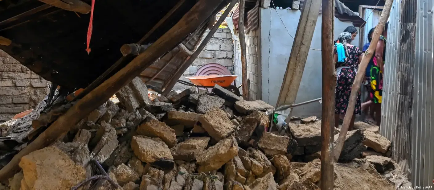 Magnitude 6.5 earthquake kills two people in Mexico
