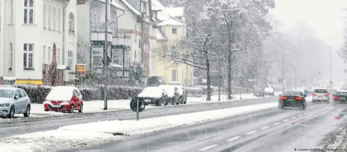 Power supply gradually restored in Berlin after cables were set on fire