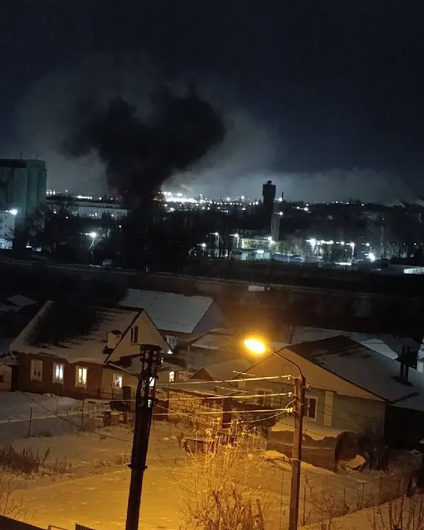 Дрони знову вдарили по заводу «Енергія» в Єльці, повідомляють про пожежу