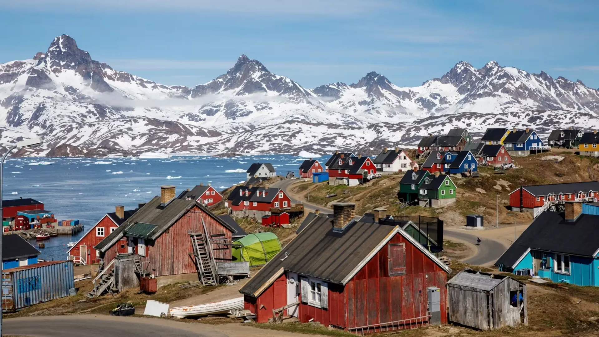 European Commission: only Denmark and Greenlanders can determine Greenland's status