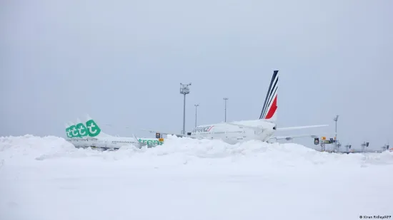 Snow and frost paralysed transport in Western Europe: cancelled flights are victims of bad weather