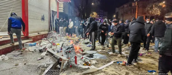 Протести в Ірані тривають 12-й день: влада майже повністю відключила інтернет, щонайменше 45 загиблих