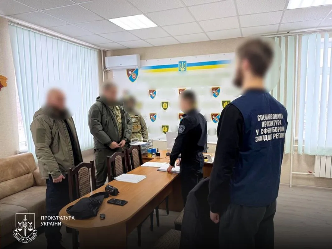 Кросовер за «бронь»: на Рівненщині викрили корупційну схему в обласному ТЦК