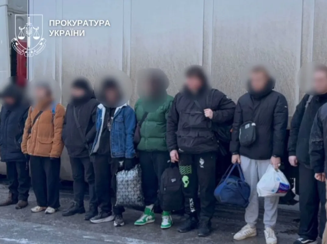 Foreigner detained in Bukovyna for attempting to smuggle conscripts out of Ukraine