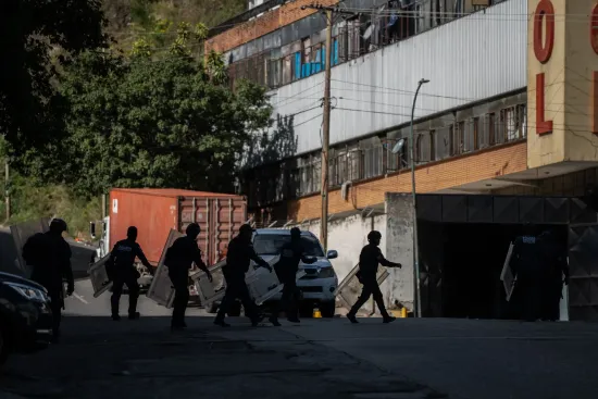 Families of prisoners in Venezuela await the promised release of their loved ones