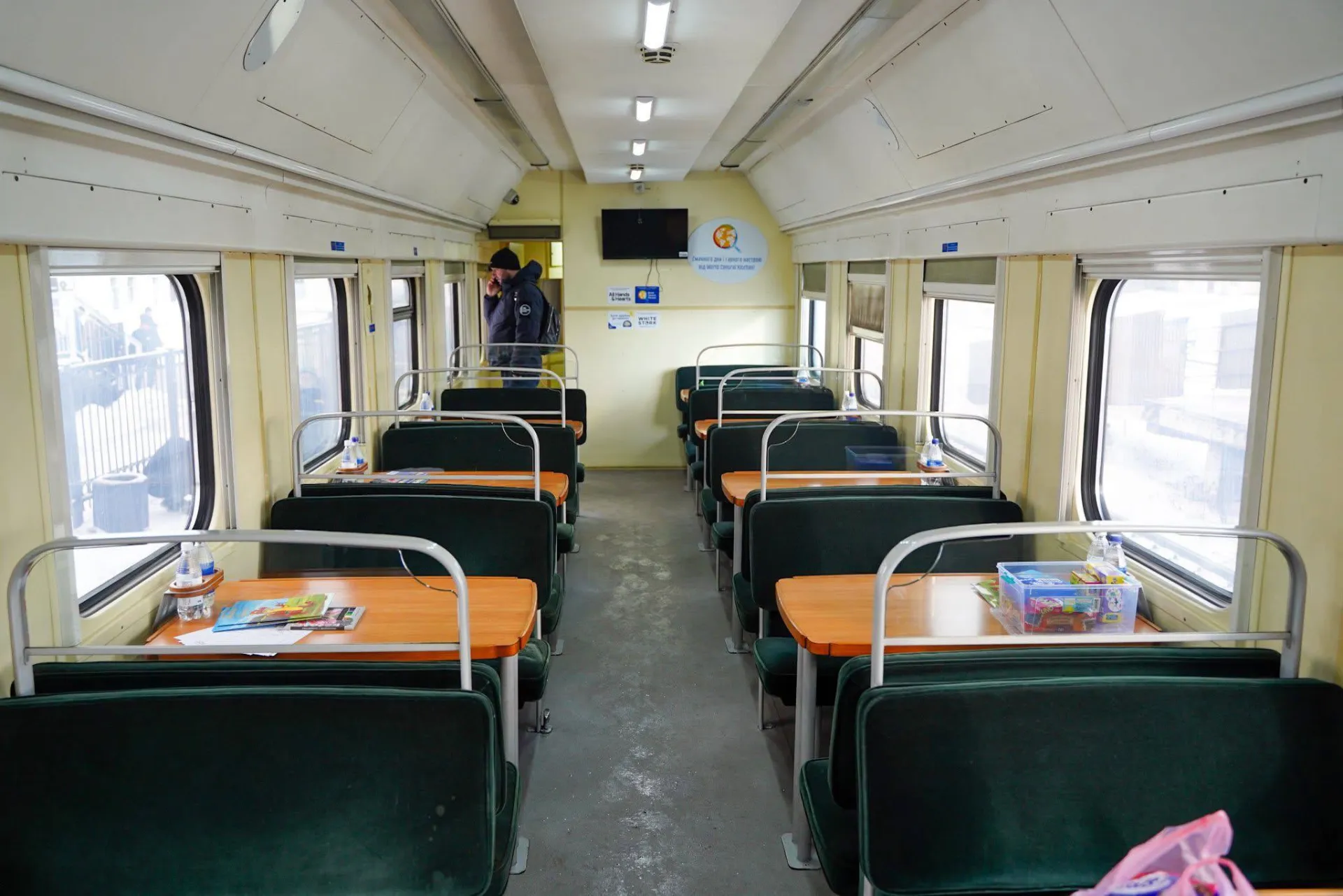 Compulsory evacuation of children from five communities announced in Zaporizhzhia Oblast
