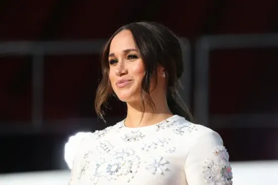 Autographed bookmark: Meghan Markle's new product has caused a wave of controversy