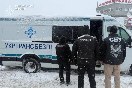 Правоохоронці викрили корупційні схеми в Укртрансбезпеці у двох областях